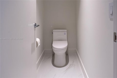 Снять в аренду кондоминиум в Майами, Флорида 3 спальни, 152.45м2, № 2080136 - фото 28