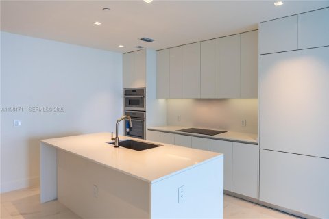 Снять в аренду кондоминиум в Майами, Флорида 3 спальни, 152.45м2, № 2080136 - фото 18
