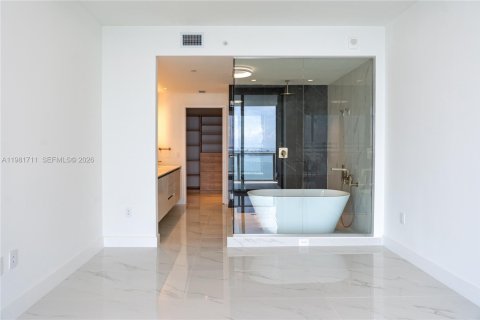 Снять в аренду кондоминиум в Майами, Флорида 3 спальни, 152.45м2, № 2080136 - фото 29