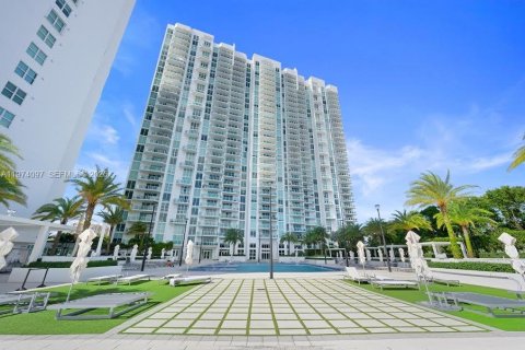 Condo in Aventura, Florida, 2 bedrooms  № 2036377 - photo 28