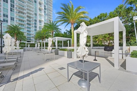 Condo in Aventura, Florida, 2 bedrooms  № 2036377 - photo 26