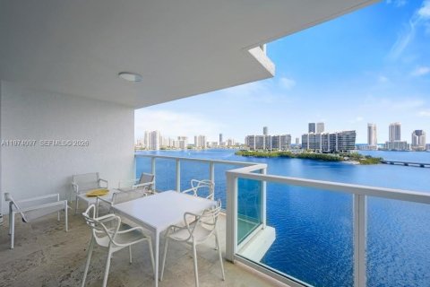 Copropriété à vendre à Aventura, Floride: 2 chambres, 277.22 m2 № 2036377 - photo 2