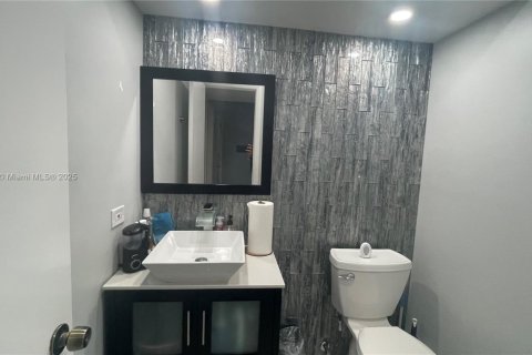 Adosado en venta en Pembroke Pines, Florida, 3 dormitorios, 156.63 m2 № 1777610 - foto 29