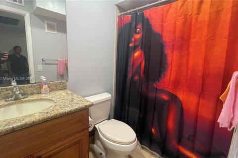 Adosado en venta en Pembroke Pines, Florida, 3 dormitorios, 156.63 m2 № 1777610 - foto 27