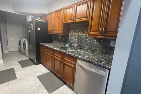 Adosado en venta en Pembroke Pines, Florida, 3 dormitorios, 156.63 m2 № 1777610 - foto 7
