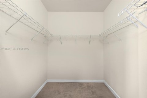 Adosado en venta en Miami, Florida, 4 dormitorios, 179.3 m2 № 1994660 - foto 19