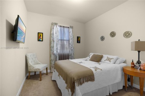 Adosado en venta en Miami, Florida, 4 dormitorios, 179.3 m2 № 1994660 - foto 21