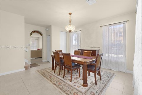 Adosado en venta en Miami, Florida, 4 dormitorios, 179.3 m2 № 1994660 - foto 13