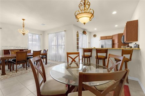 Adosado en venta en Miami, Florida, 4 dormitorios, 179.3 m2 № 1994660 - foto 8