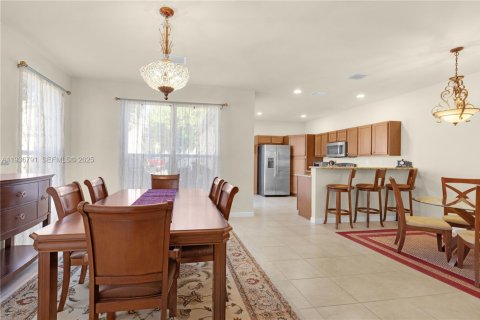 Adosado en venta en Miami, Florida, 4 dormitorios, 179.3 m2 № 1994660 - foto 5