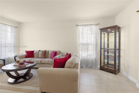 Adosado en venta en Miami, Florida, 4 dormitorios, 179.3 m2 № 1994660 - foto 27