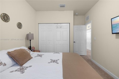 Adosado en venta en Miami, Florida, 4 dormitorios, 179.3 m2 № 1994660 - foto 22