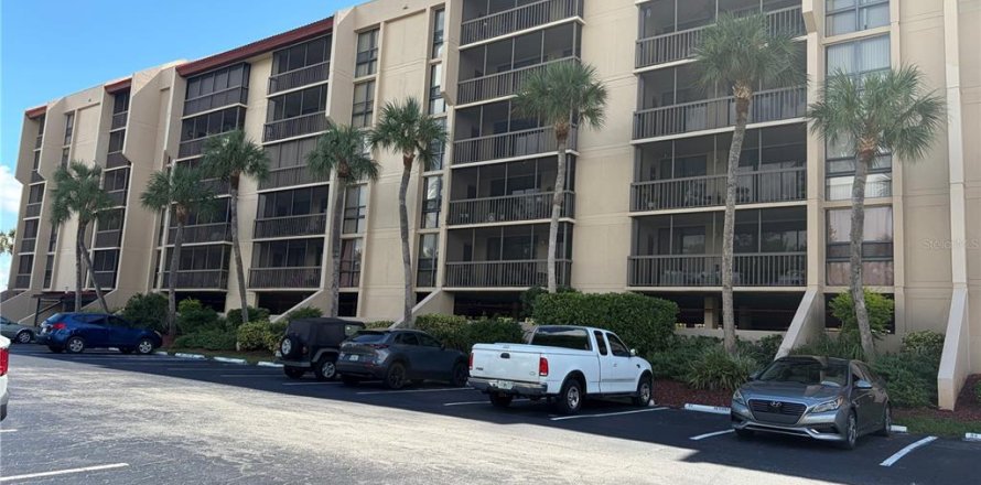 Condo à Port Charlotte, Floride, 2 chambres  № 2387698