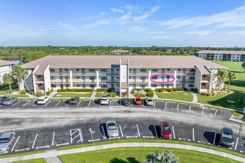 Copropriété à vendre à Punta Gorda, Floride: 2 chambres, 107.12 m2 № 1392983 - photo 1