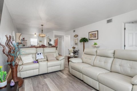 Copropriété à vendre à Punta Gorda, Floride: 2 chambres, 107.12 m2 № 1392983 - photo 8