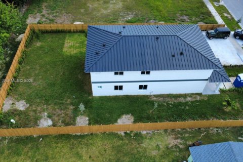 Casa en venta en Florida City, Florida, 8 dormitorios № 1998435 - foto 7