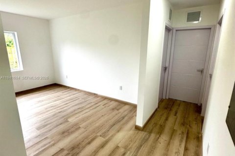 Casa en venta en Florida City, Florida, 8 dormitorios № 1998435 - foto 19