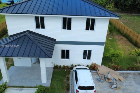 Villa ou maison à Florida City, Floride 8 chambres № 1998435