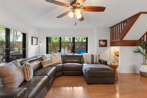 Touwnhouse à vendre à Miami, Floride: 2 chambres, 167.22 m2 № 1845470 - photo 13