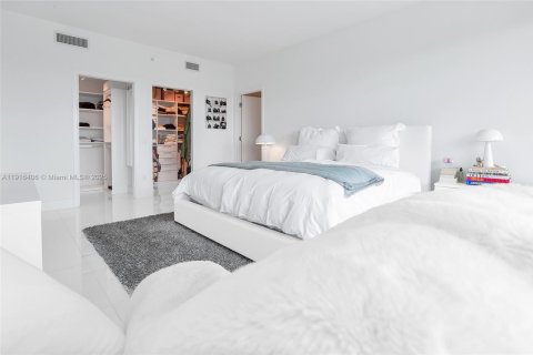 Condo in Key Biscayne, Florida, 2 bedrooms № 2039704 - photo 29