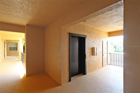 Copropriété à louer à Bradenton, Floride: 2 chambres, 104.14 m2 № 2298978 - photo 4
