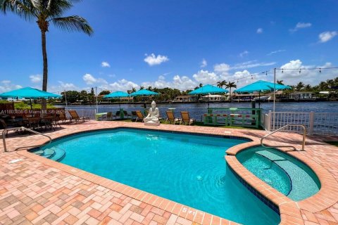 Commercial property in Pompano Beach, Florida № 1963353 - photo 7