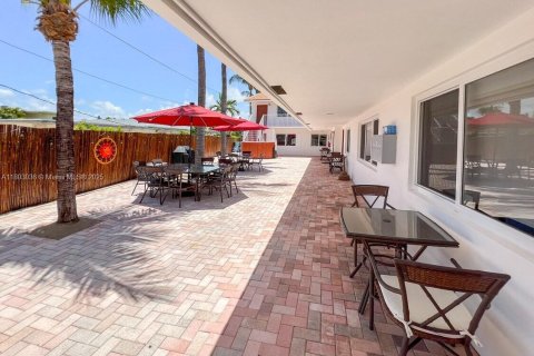 Commercial property in Pompano Beach, Florida № 1963353 - photo 12