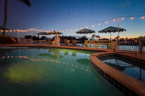 Commercial property in Pompano Beach, Florida № 1963353 - photo 22