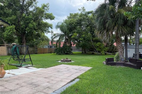 Villa ou maison à louer à Orlando, Floride: 2 chambres, 86.77 m2 № 2415346 - photo 4