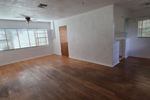Villa ou maison à louer à Orlando, Floride: 2 chambres, 86.77 m2 № 2415346 - photo 5