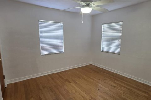 Villa ou maison à louer à Orlando, Floride: 2 chambres, 86.77 m2 № 2415346 - photo 12