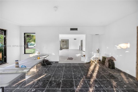 House in Miami Beach, Florida 4 bedrooms, 248.98 sq.m. № 1994672 - photo 7