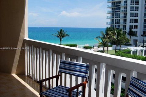 Copropriété à louer à Miami Beach, Floride: 1 chambre, 139.63 m2 № 1977196 - photo 5