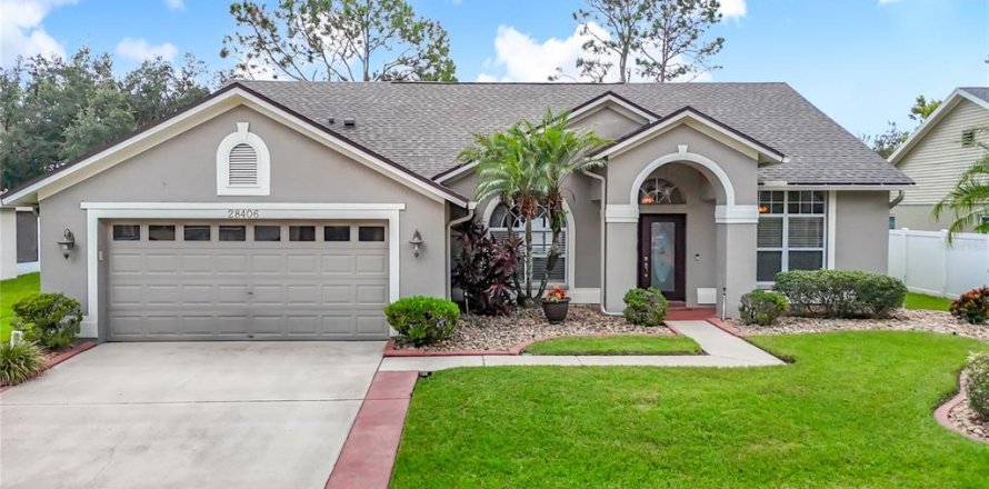 House in Wesley Chapel, Florida 4 bedrooms, 186.27 sq.m. № 1887116