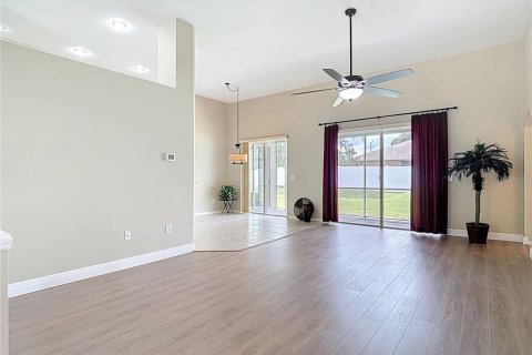 House in Wesley Chapel, Florida 4 bedrooms, 186.27 sq.m. № 1887116 - photo 11