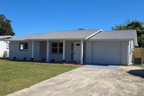 Villa ou maison à vendre à New Port Richey, Floride: 3 chambres, 136.38 m2 № 2433216 - photo 2
