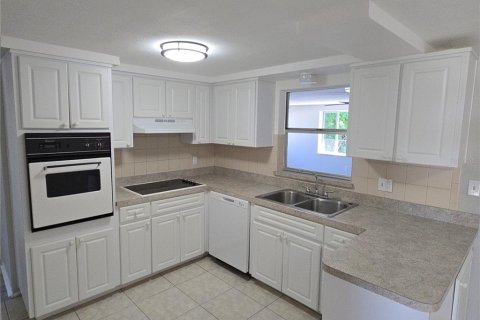 Villa ou maison à vendre à New Port Richey, Floride: 3 chambres, 136.38 m2 № 2433216 - photo 8