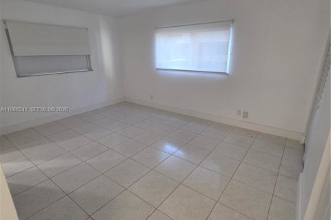 Condominio en venta en Hallandale Beach, Florida, 2 dormitorios, 101.45 m2 № 2048235 - foto 8