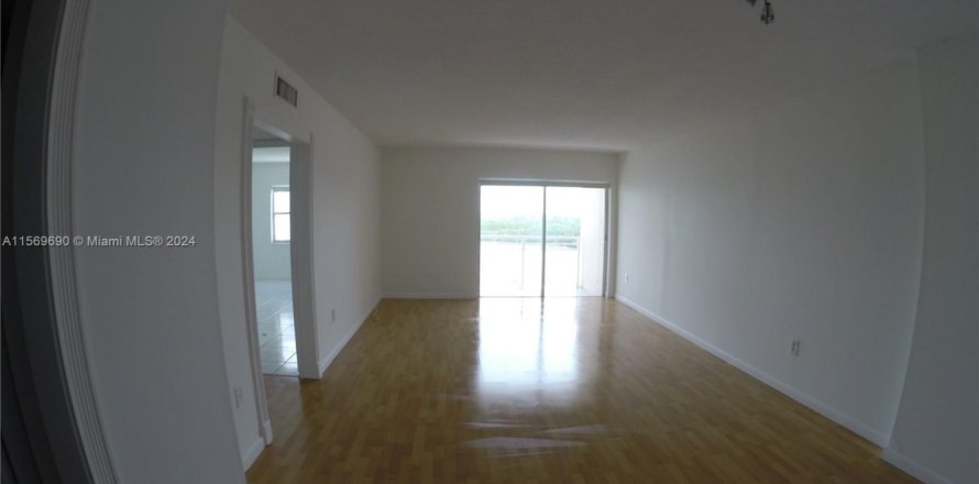 Condo in Sunny Isles Beach, Florida, 1 bedroom № 1868200