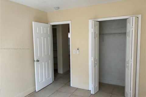 Casa en alquiler en Homestead, Florida, 2 dormitorios, 69.12 m2 № 1979780 - foto 5