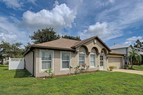 House in North Port, Florida 3 bedrooms, 193.98 sq.m. № 1793362 - photo 5