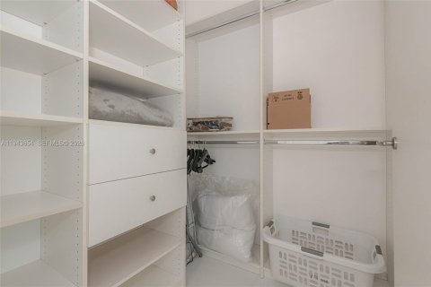 Снять в аренду кондоминиум в Майами, Флорида 2 спальни, 114.92м2, № 2000547 - фото 19