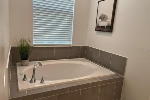 Condominio en alquiler en Davenport, Florida, 2 dormitorios, 128.95 m2 № 1915829 - foto 2