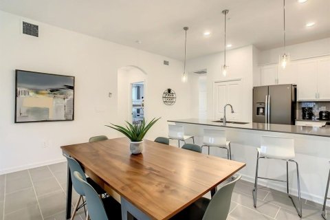 Condominio en alquiler en Davenport, Florida, 2 dormitorios, 128.95 m2 № 1915829 - foto 18