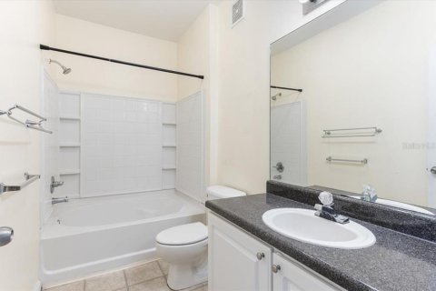 Condo in Bradenton, Florida, 2 bedrooms  № 1837295 - photo 17