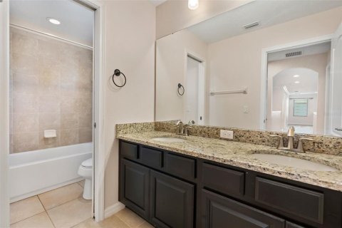 House in Winter Garden, Florida 4 bedrooms, 359.62 sq.m. № 1718716 - photo 23
