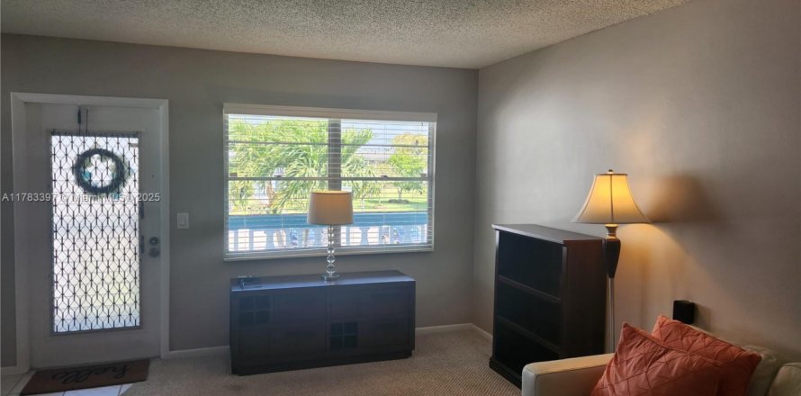 Condo in Deerfield Beach, Florida, 2 bedrooms № 1862662