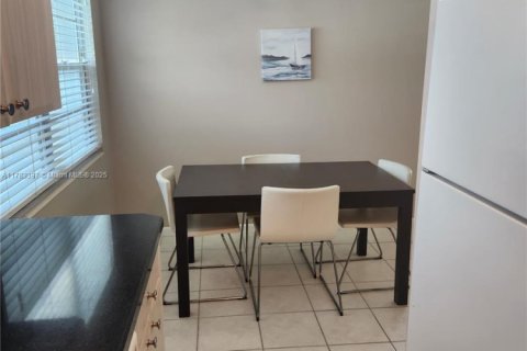 Condo in Deerfield Beach, Florida, 2 bedrooms  № 1862662 - photo 10