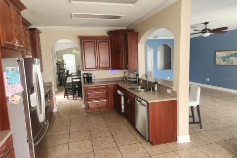 Casa en venta en Brandon, Florida, 5 dormitorios, 320.7 m2 № 1789753 - foto 5