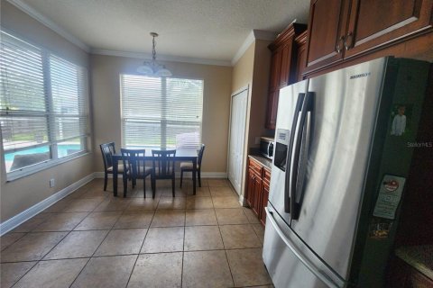 Casa en venta en Brandon, Florida, 5 dormitorios, 320.7 m2 № 1789753 - foto 9